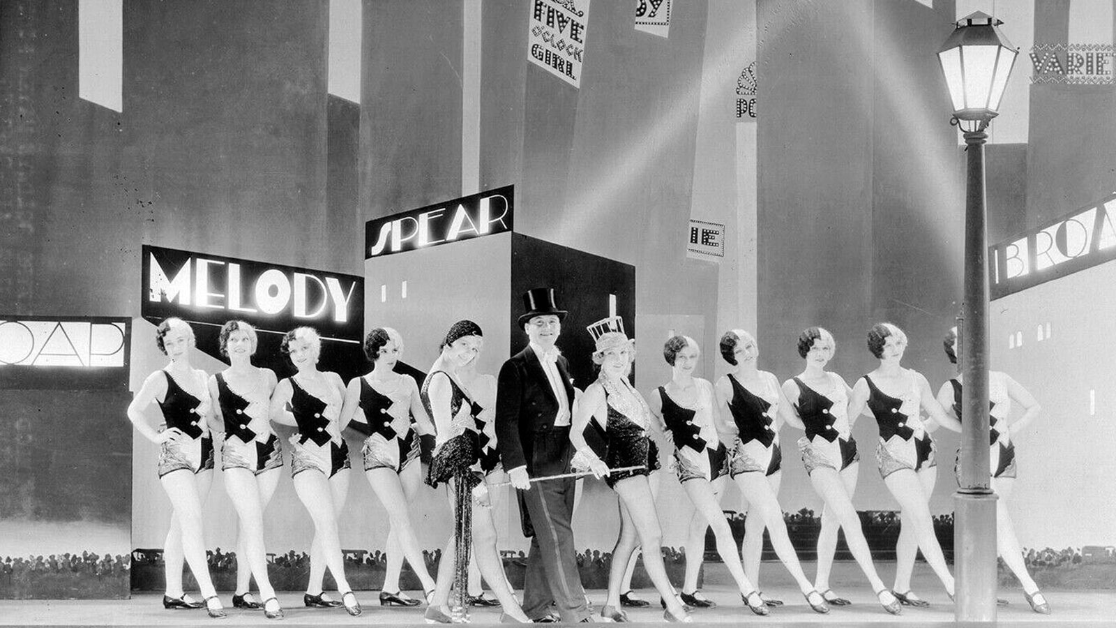 Et selvrefleksivt åndehul: Musicalgenrens Broadway Melody