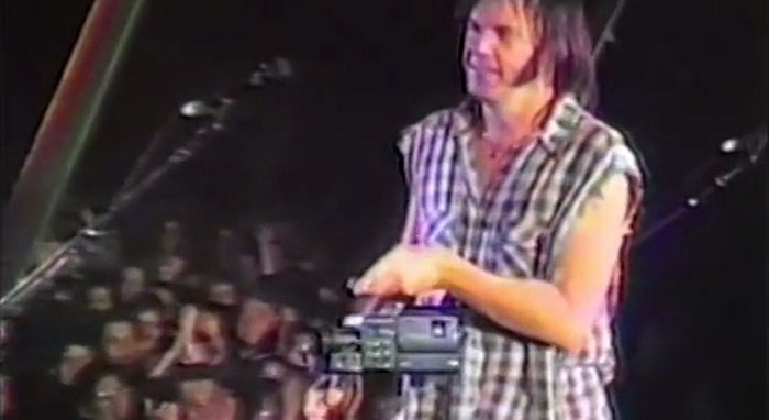 Neil Young – også kendt som Bernard Shakey