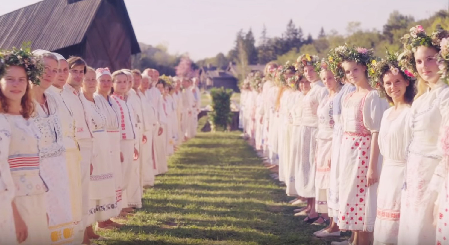 Midsommar: break up-movie med kräftkalas, syretrip og aktiv dødshjælp