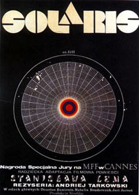 Fig. 1: Plakaten reklamerer for den polske premiere på Solaris. Bogen Solaris, som filmen er baseret på eller inspireret af, er skrevet af Stanislav Lem fra netop Polen.