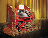 Fig. 2: The Mighty  Wurlitzer i Alabama Theatre.