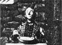 Fig. 2-3. Én af de første eksempler på en kamerakørsel ser man i Hooligan in Jail (1903). Mig bekendt var det dog Jon Gartenberg, som ved FIAF konferencen i Brighton 1978 først gjorde opmærksom på filmen.