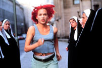 Fig. 3: Lola (Franka Potente) løber den tyske filmbølge i gang.