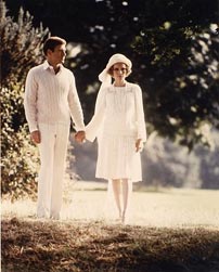 Fig.4: Fitzgeralds litteratur er ofte blevet filmatiseret. Her ses Robert Redford som Jay Gatsby og Mia Farrow som Daisy Buchanan i den Oscar-vindende The Great Gatsby (1974).