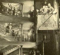 Fig. 4. Cecil B. De Mille forsøger at emulere 7th Heavens elevatorbevægelse i The Godless Girl (1929).