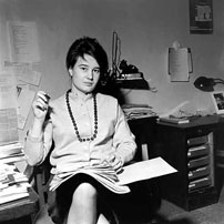 Fig. 4: Hvordan kunne denne nydelige, unge dame gå under jorden? Ulrike Meinhof i sin periode som stjerneskribent ved tidsskriftet Konkret.
