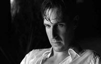 Fig. 4: Skuespilleren Ralph Fiennes i sin uforglemmelige rolle som SS-officeren Göth, inkarnationen af et menneskeforagtende system.