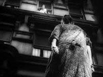 Fig. 4. Dynamic composition in King Vidor’s Street Scene (1932).