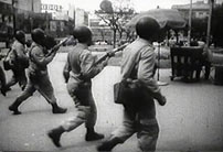 La Hora de los Hornos, made in 1968, is fittingly political and rebellious, and has even been described as “guerilla cinema”. Frame pair: La Hora de los Hornos.