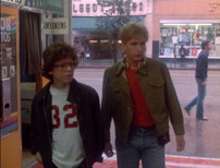Fig. 5. Med FEARs I don't care about you som soundtrack introduceres vores uheldige ”helt” J.J. i Bishop of Battle. Et repræsentativt billede af de oprørske teenagere, der ofte befolker spil-filmen.