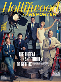 Fig. 5. Ted Sarandos (i baggrunden) med castmedlemmer fra hhv. Arrested Development og House of Cards.