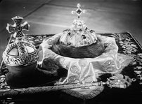 Fig. 6. Crown, sceptre and orb from the coronation scene in Ivan the Terrible, part 1 (1945).