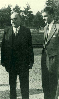 Fig. 7: Far og søn. Blut un0d Boden digteren Will Vesper fotograferet sammen med sin søn, digterspiren Bernward.