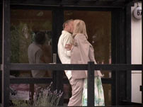 Fig. 7. Klovn, episode 37(2006, instr. Mikkel Nørgaard). Casper Christensen er utro.