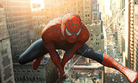 Fig. 10: Iklædt USA´s nationalfarver påtager Spiderman sig rollen som beskytter af New York og redder byen fra det ultimative kaos, som byen var blevet ramt af i den virkelige verden.