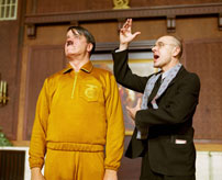 Fig. 14: Der Führer i joggingdragt. Ulrich Mühe (1953-2007) coacher i sin sidste filmrolle selve føreren. Den oprindelige version, hvori Hitler er fortælleren, findes på den tyske dvd-version af Mein Führer.
