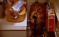 Fig. 17. Mrs. Voorhees' hoved, som Alice selv huggede af i 1'eren.