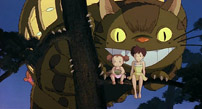 Fig. 22: Selv børnefilmen Totoro forsynes med en åben slutning og en række ubesvarede spørgsmål om børnenes fremtid, som man tager med sig videre når filmen er færdig. Tegningerne under slutteksterne antyder hvad der kommer til at ske, men det er op til seeren selv at lægge det endelige puslespil.