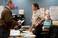 Fig.2: Tommy Lee Jones spiller Hank Deerfield og Charlize Theron gør sit bedste som Emily Sanders.