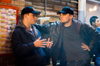Fig. 8. Hvem er ego og hvem er skygge? I anden halvdel af The Departed begynder Billy Costigans (Leonardo DiCaprio) identitet og selvopfattelse af smuldre, efterhånden som skyggen, Colin Sullivan (Matt Damon), overtager hans liv. Til sidst har vi svært ved at se forskel på dem. (Warner Brothers, 2006).