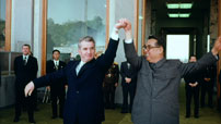 Fig. 9: På besøg hos Kim Il-sung i Nordkorea.