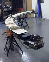 Fig. 9. Ét af Tim Macmillans Time-Slice camera racks (The ”Josephine” Rig). Med til historien hører, at Macmillan også anvendte teknikken i installationsvideoer, før han benyttede den til reklamefilm.