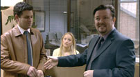 Fig. 21. The Office (2002/UK). David introducerer sig ”good to meet you”, selvom de faktisk har mødt hinanden tidligere på en konference i Ipswich. Her var David ifølge eget udsagn “a liiittle bit drunk”. ”For most of the week as I remember”, korrigerer Neil.