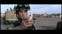 Fig. 2: Krigstraume på mobilen. I Paul Haggis’ In the Valley of Elah (2007) vendes kameraet på én gang mod krigens gru og filmens publikum.