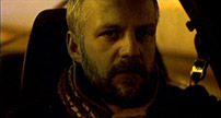 Fig. 4: I Anklaget (2005) er  incesttematikken koblet til en mere traditionel thriller- eller krimistruktur.  Her er spørgsmålet ”Gjorde han det?”, ikke ”Hvad får os som mennesker til at  udpege monstre og udstøde folk fra vores ellers fasttømrede fællesskaber?”
