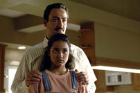 Fig. 6: Summer Bishil og Peter Macdissi i Alan Balls Towelhead.