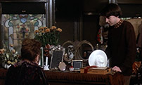 Fig. 6: Påfaldende stilleg i Harold and Maude.