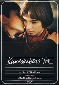 Fig. 3: Niels Malmros’ film Kundskabens træ betragtes af mange som en af alle tiders bedste  danske film og i Morten Piils (red.) Gyldendals  filmguide – Danske film fra A til Z er den én ud af kun fire film, der får  topkarakteren 4!