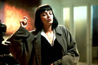 Fig. 9-10. Cunts, niggers and dagos. Den popmusikalske indramningen af de forskellige karakterer i Pulp Fiction forbliver bevidst stereotyp og kategorisk. Billedpar: Pulp Fiction (1994)