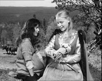 Karin er  ”majdronningen”, som associeres med lys og blomster ...